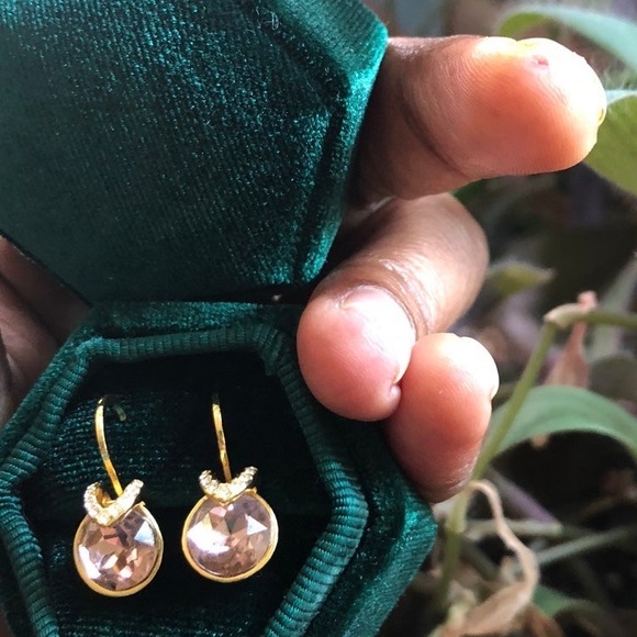 Gorgeous gold plated Bella earrings with Swarovski elements - not swan stamped - Picture 5 of 7